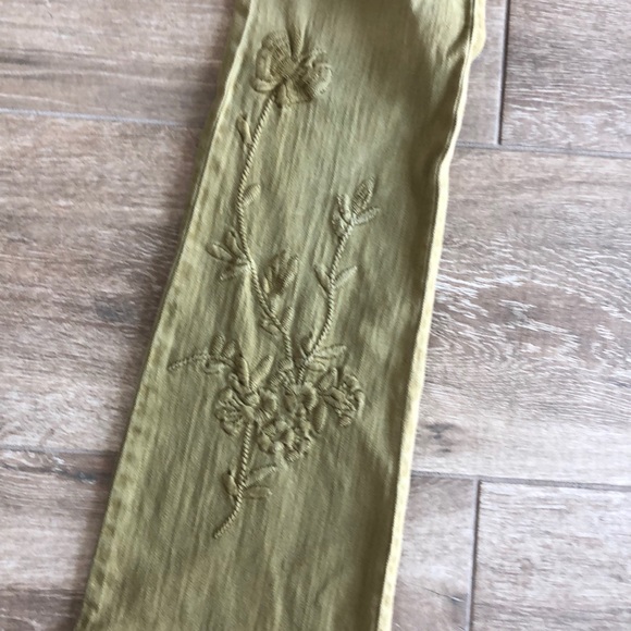 Wide legged green jeans - Picture 2 of 3